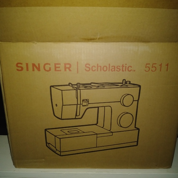 Singer Sewing Machine - Picture 5 of 5